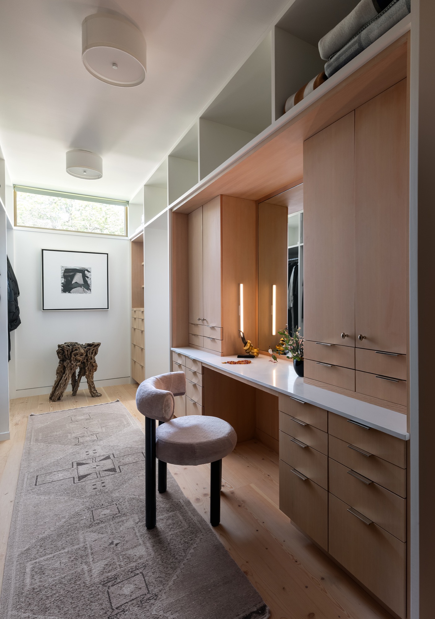 Hillside House dressing room vanity in West Lake Hills, Texas